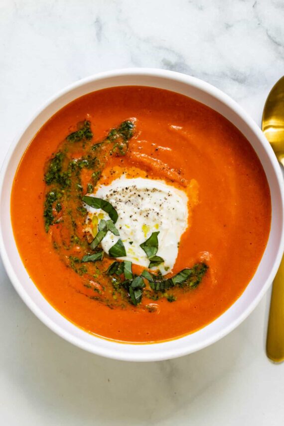 Roasted-Red-Pepper-Tomato-Basil-Soup-16