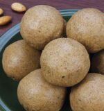 black urad dal laddu1